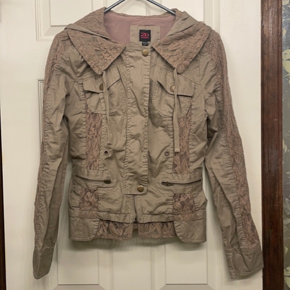 2B Bebe Jackets & Blazers - Beautiful lace 2b BEBE light brown jacket